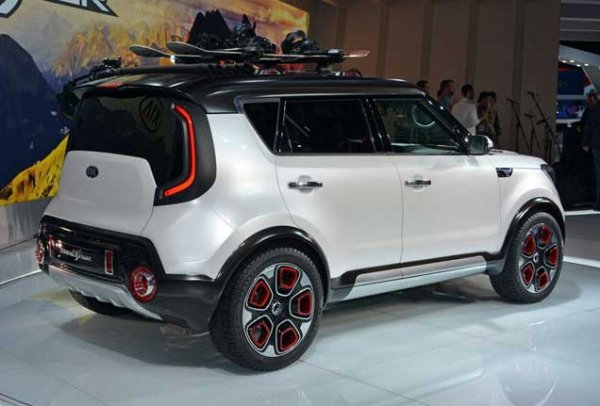 Корейская KIA привезла в Россию три новинки