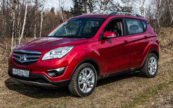 Кроссовер Changan CS35 подешевел в России на 120000 рублей