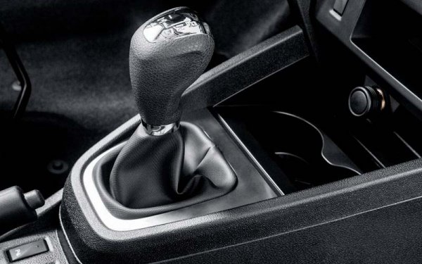 Lada XRay 2019 подешевела и стала просторнее