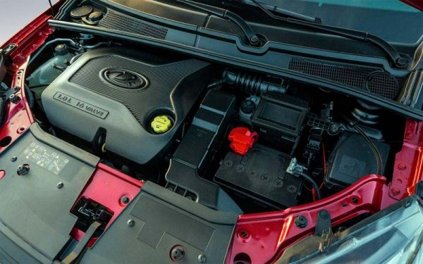 Lada XRay 2019 подешевела и стала просторнее