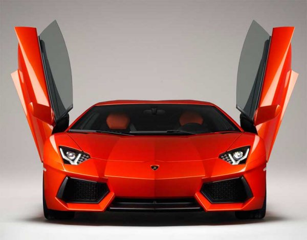 Lamborghini Aventador LP 700-4 - 345 км в час - это не часовня