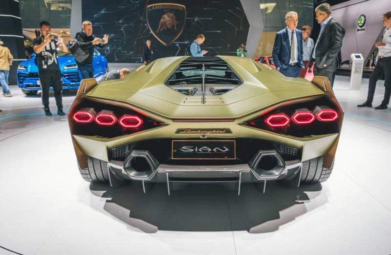 Lamborghini Sian FKP 37 - первый взгляд на гибридный суперкар