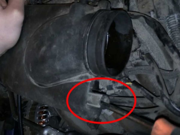 Легкий способ чистки дроссельной заслонки на Peugeot 406