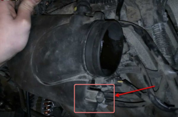 Легкий способ чистки дроссельной заслонки на Peugeot 406