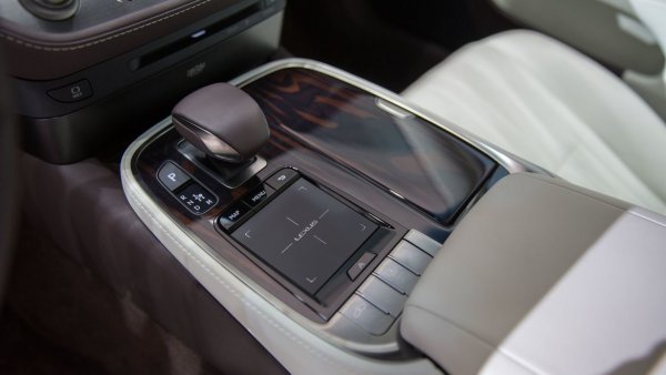 Lexus LS 500 2018 - король комфорта и спокойствия