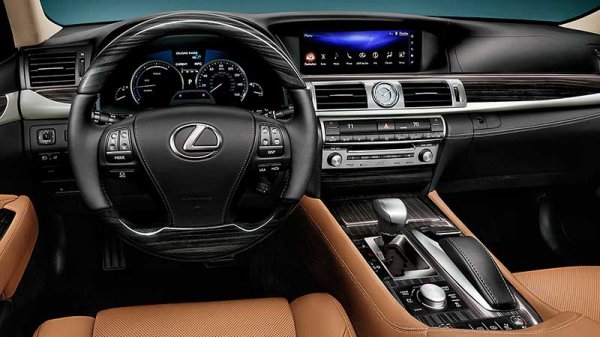 Lexus представит седан LS нового поколения