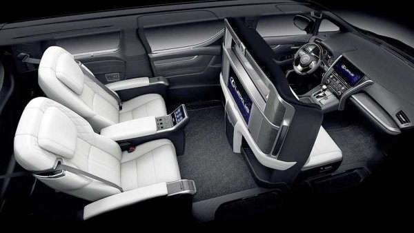 Lexus стремится завоевать рынок роскошных минивэнов