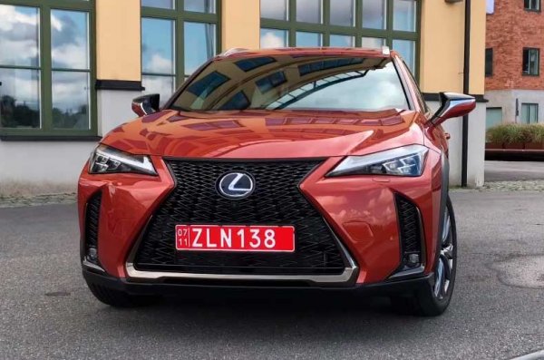 Lexus UX 2019 - городской кроссовер премиум-класса с агрессивным дизайном