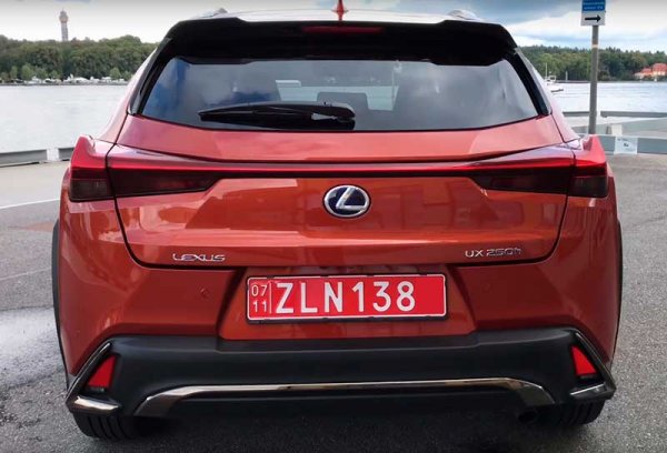 Lexus UX 2019 - городской кроссовер премиум-класса с агрессивным дизайном