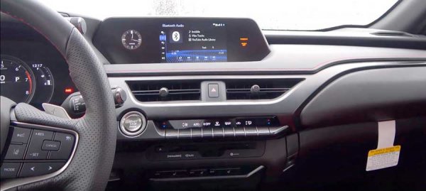 Lexus UX 2019 - городской кроссовер премиум-класса с агрессивным дизайном