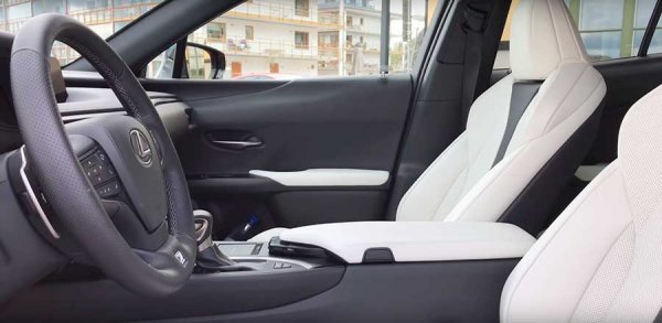 Lexus UX 2019 - городской кроссовер премиум-класса с агрессивным дизайном
