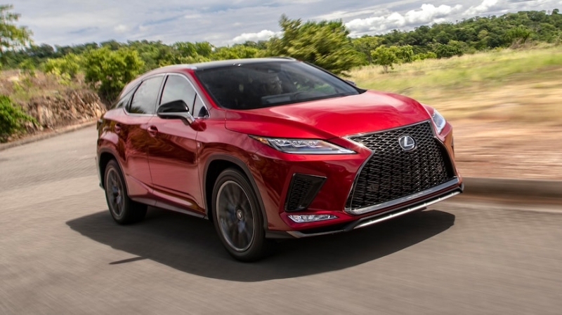 Lexus UX300e - новый электрический кроссовер люксового бренда