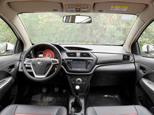 Lifan X50 – недорогой и стильный китайский компактный кроссовер