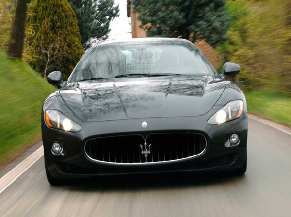 Maserati Granturismo - хищный зверь весом 1880 кг