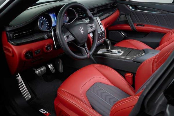 Maserati представила обновленный седан Quattroporte