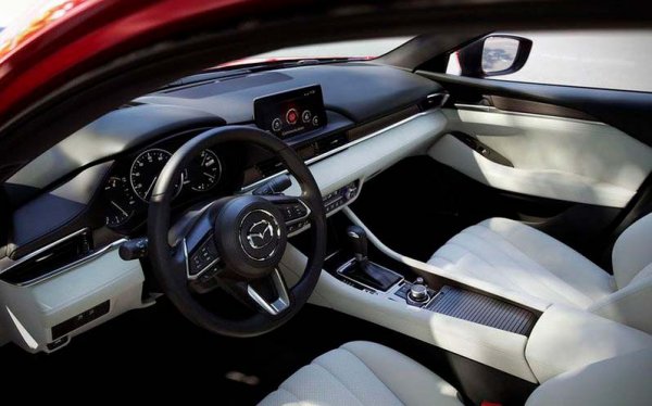 Mazda 6 обновилась и подорожала