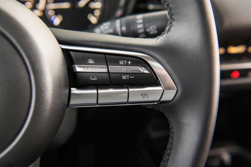 Mazda CX-30 2021 в России - компактный кроссовер с большими амбициями