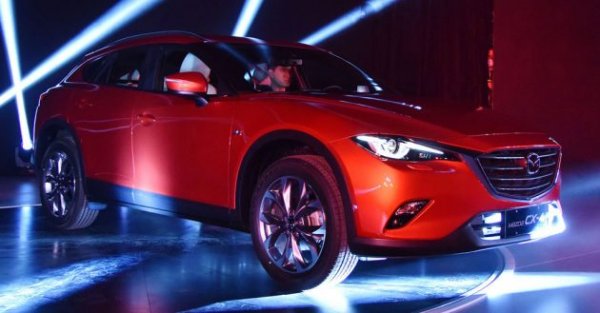 Mazda показал серийный кроссовер CX-4 в Пекине