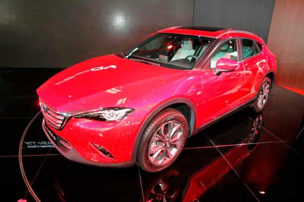 Mazda показал серийный кроссовер CX-4 в Пекине