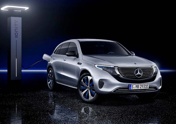 Mercedes-Benz привезет в Россию электрический кроссовер EQC 400
