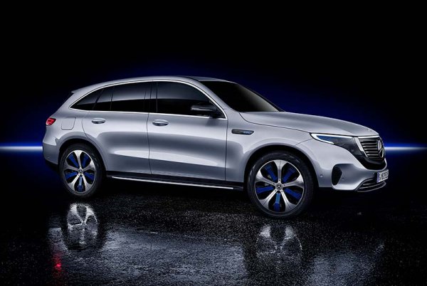 Mercedes-Benz привезет в Россию электрический кроссовер EQC 400