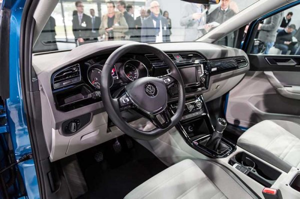 Минивэн Volkswagen Touran второго поколения: достоинства и недостатки