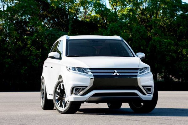 Mitsubishi Outlander 2015, обзор, технические характеристики, отзывы владельцев