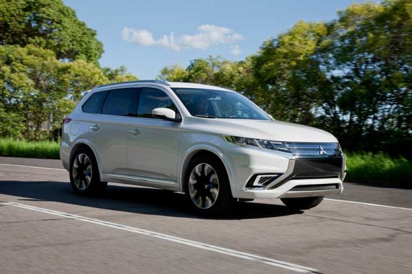 Mitsubishi Outlander 2015, обзор, технические характеристики, отзывы владельцев