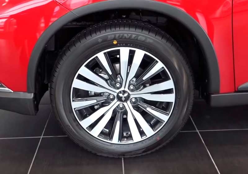 Mitsubishi Outlander 2020 - фантастический Mitsu с 7 посадочными местами на мяч