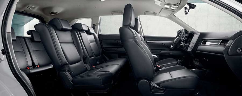 Mitsubishi Outlander 2020 - фантастический Mitsu с 7 посадочными местами на мяч