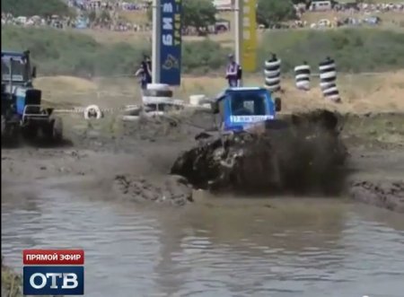 На тракторе в Крыму