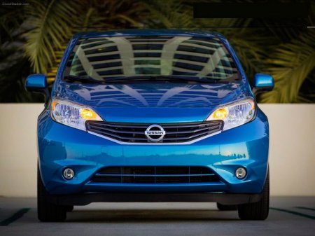 Nissan Versa 2015 - первый превью