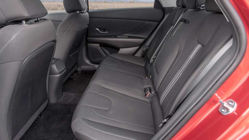 Новая Hyundai Elantra CN7 (2021) для России: почему корейцы в этом классе всех сделали?