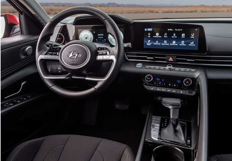Новая Hyundai Elantra CN7 (2021) для России: почему корейцы в этом классе всех сделали?