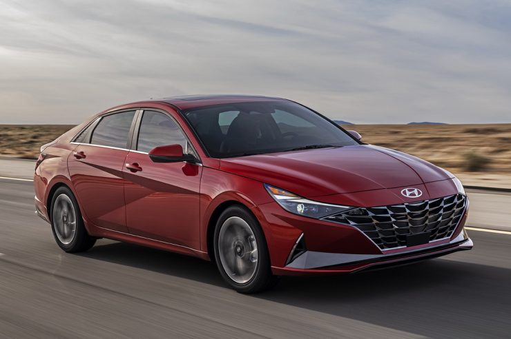 Новая Hyundai Elantra CN7 (2021) для России: почему корейцы в этом классе всех сделали?
