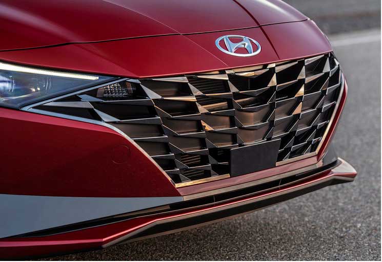 Новая Hyundai Elantra CN7 (2021) для России: почему корейцы в этом классе всех сделали?
