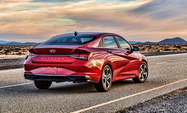 Новая Hyundai Elantra CN7 (2021) для России: почему корейцы в этом классе всех сделали?