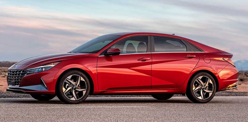 Новая Hyundai Elantra CN7 (2021) для России: почему корейцы в этом классе всех сделали?