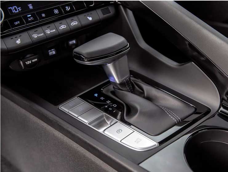 Новая Hyundai Elantra CN7 (2021) для России: почему корейцы в этом классе всех сделали?