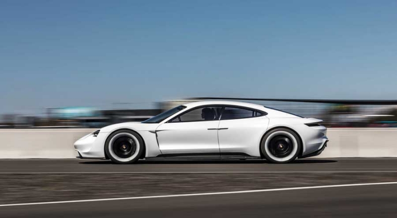 Новое электрическое купе Porsche Taycan скоро появится на рынке