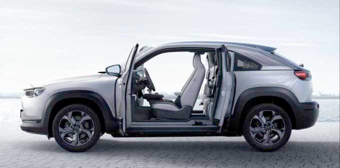 Новая электрическая Mazda MX-30 с увеличенным запасом хода