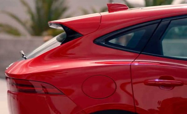 Новый Jaguar E-Pace: кроссовер премиум-класса с большим количеством функций