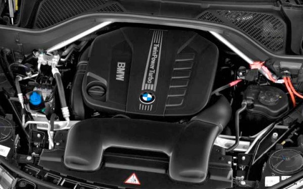 Новый кроссовер BMW X5 поступил в продажу в России, объявлены цены