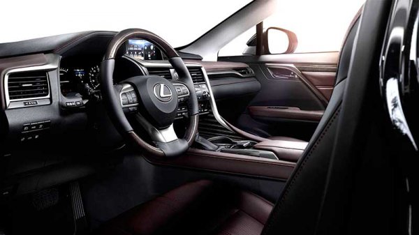 Новый Lexus RX200t с ярким дизайном