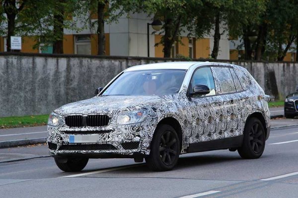 Новый заряженный BMW X3 проходит испытания