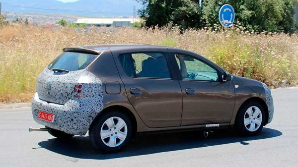 Обновленные Renault Sandero и Logan появятся в России осенью