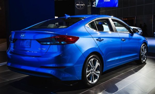 Обновленную Hyundai Elantra представили в Москве