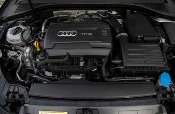 Обновленный кроссовер Audi Q3 проходит испытания