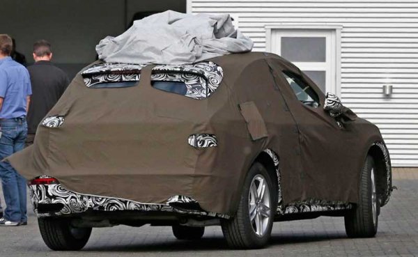 Обновленный кроссовер Audi Q3 проходит испытания