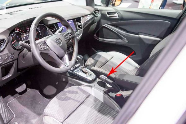 Обзор кроссовера Opel Crossland X ожидаемого в России